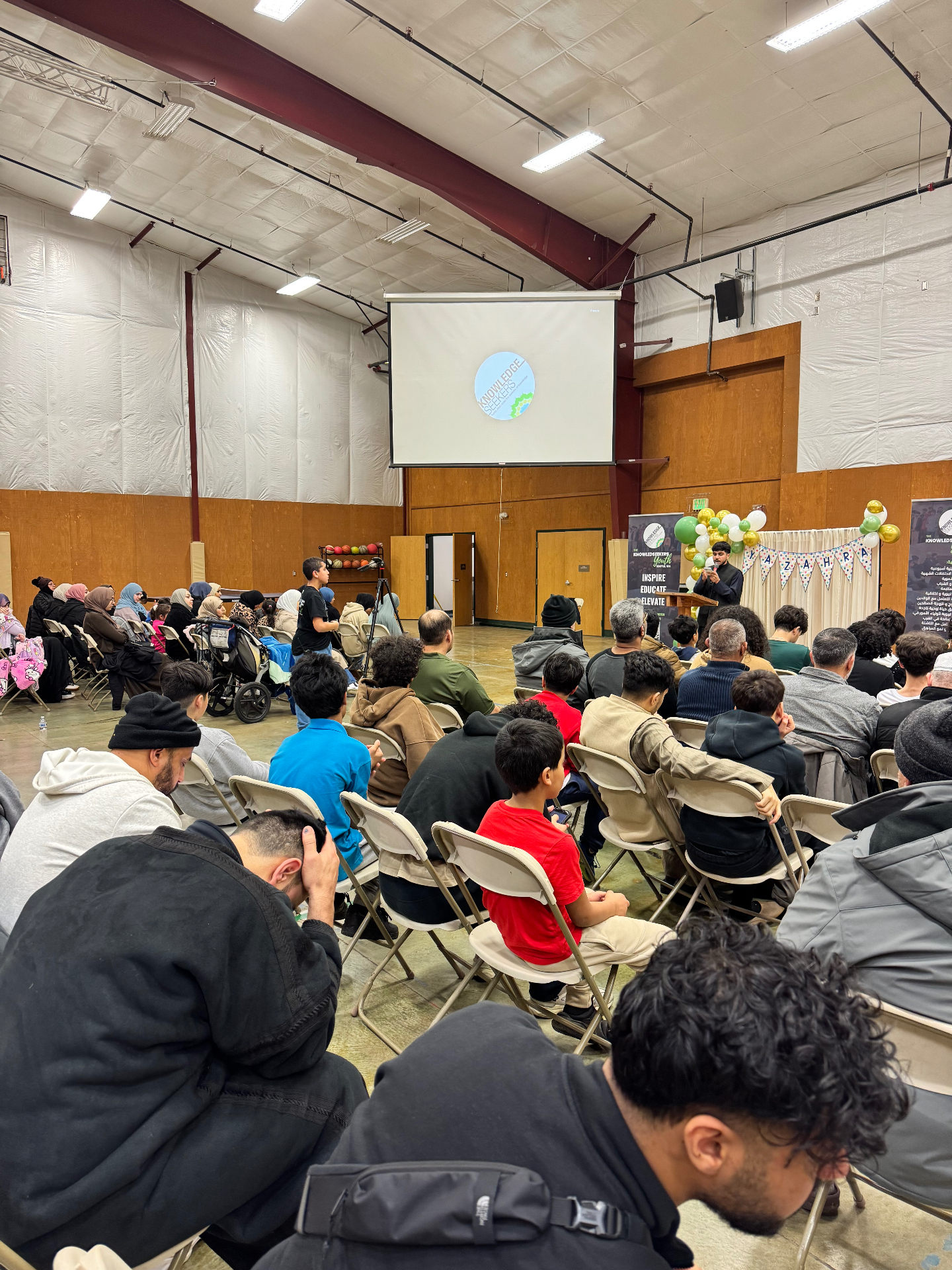 Community gathering for a Knowledgeseekers event